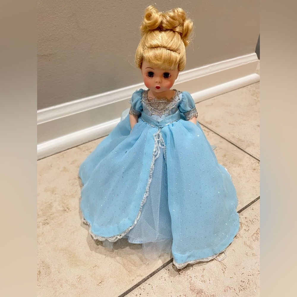 Cinderella - Picture 4 of 5